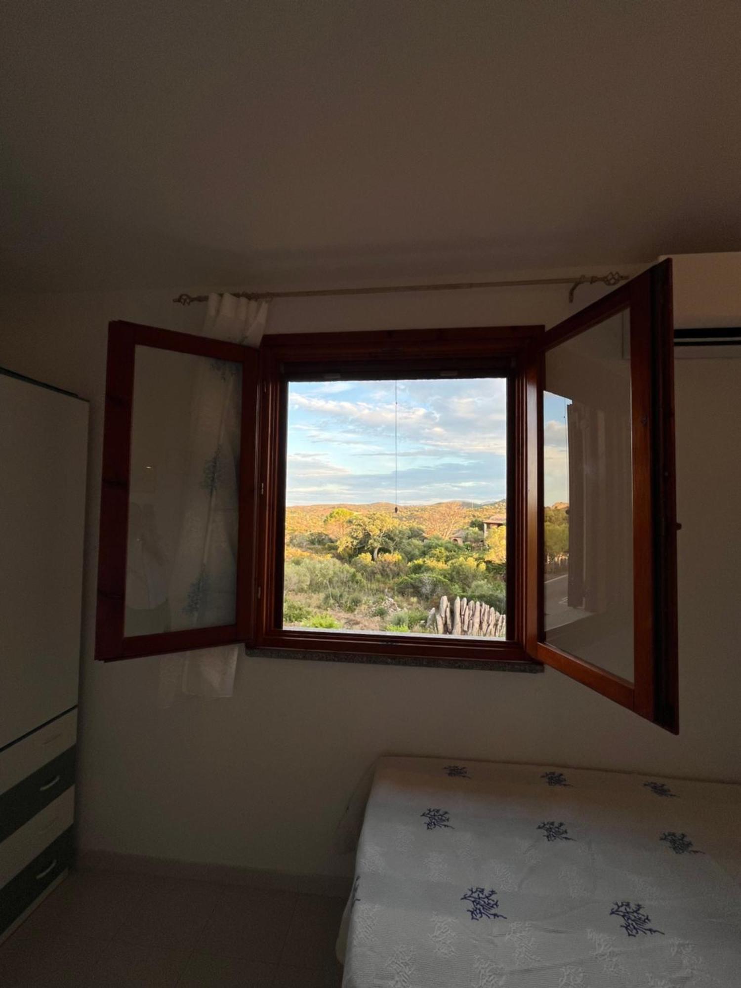 Casa Sviluppata Su Due Piani Con Doppia Veranda E Parcheggio Privato San Teodoro  Zewnętrze zdjęcie