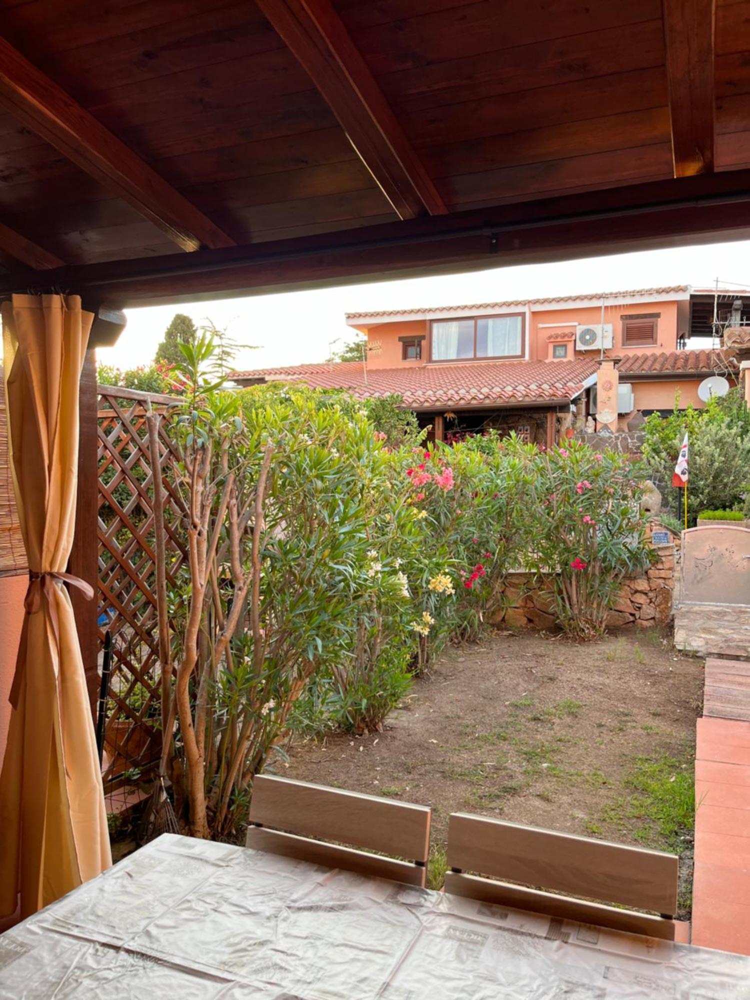 Casa Sviluppata Su Due Piani Con Doppia Veranda E Parcheggio Privato San Teodoro  Zewnętrze zdjęcie