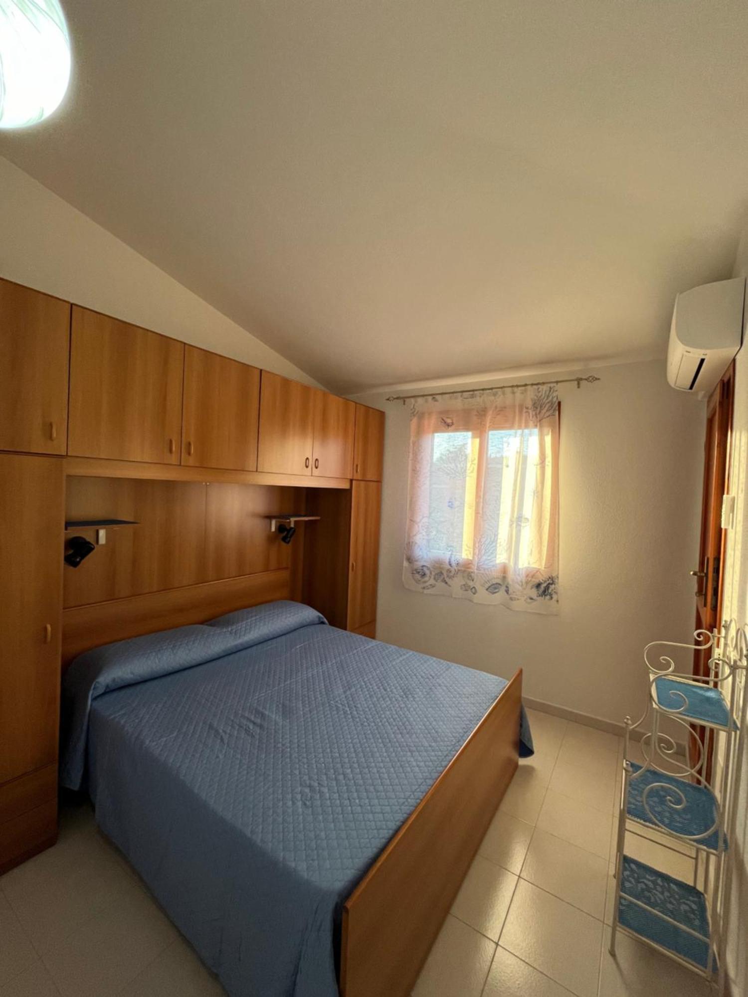 Casa Sviluppata Su Due Piani Con Doppia Veranda E Parcheggio Privato San Teodoro  Zewnętrze zdjęcie