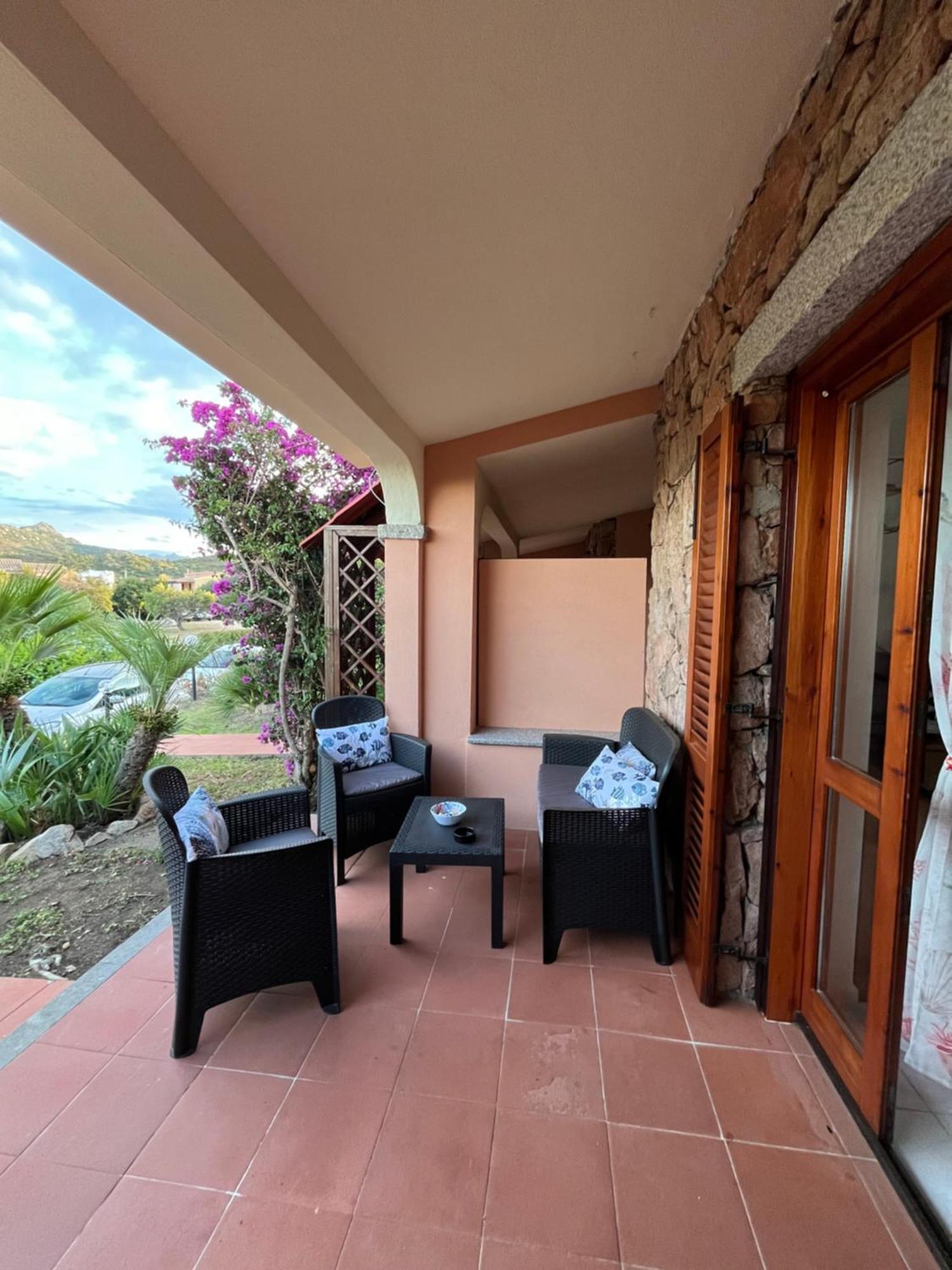Casa Sviluppata Su Due Piani Con Doppia Veranda E Parcheggio Privato San Teodoro  Zewnętrze zdjęcie