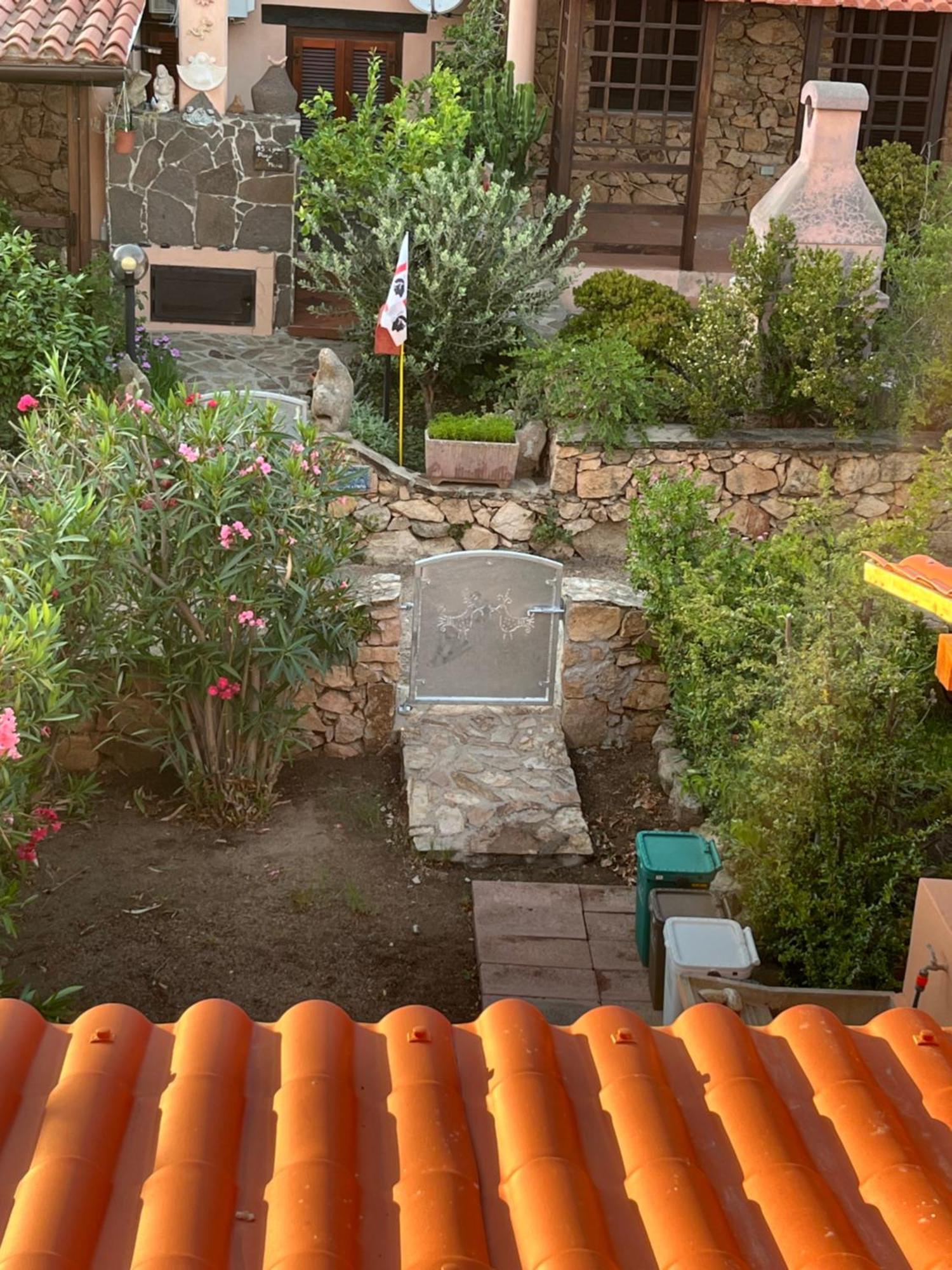 Casa Sviluppata Su Due Piani Con Doppia Veranda E Parcheggio Privato San Teodoro  Zewnętrze zdjęcie