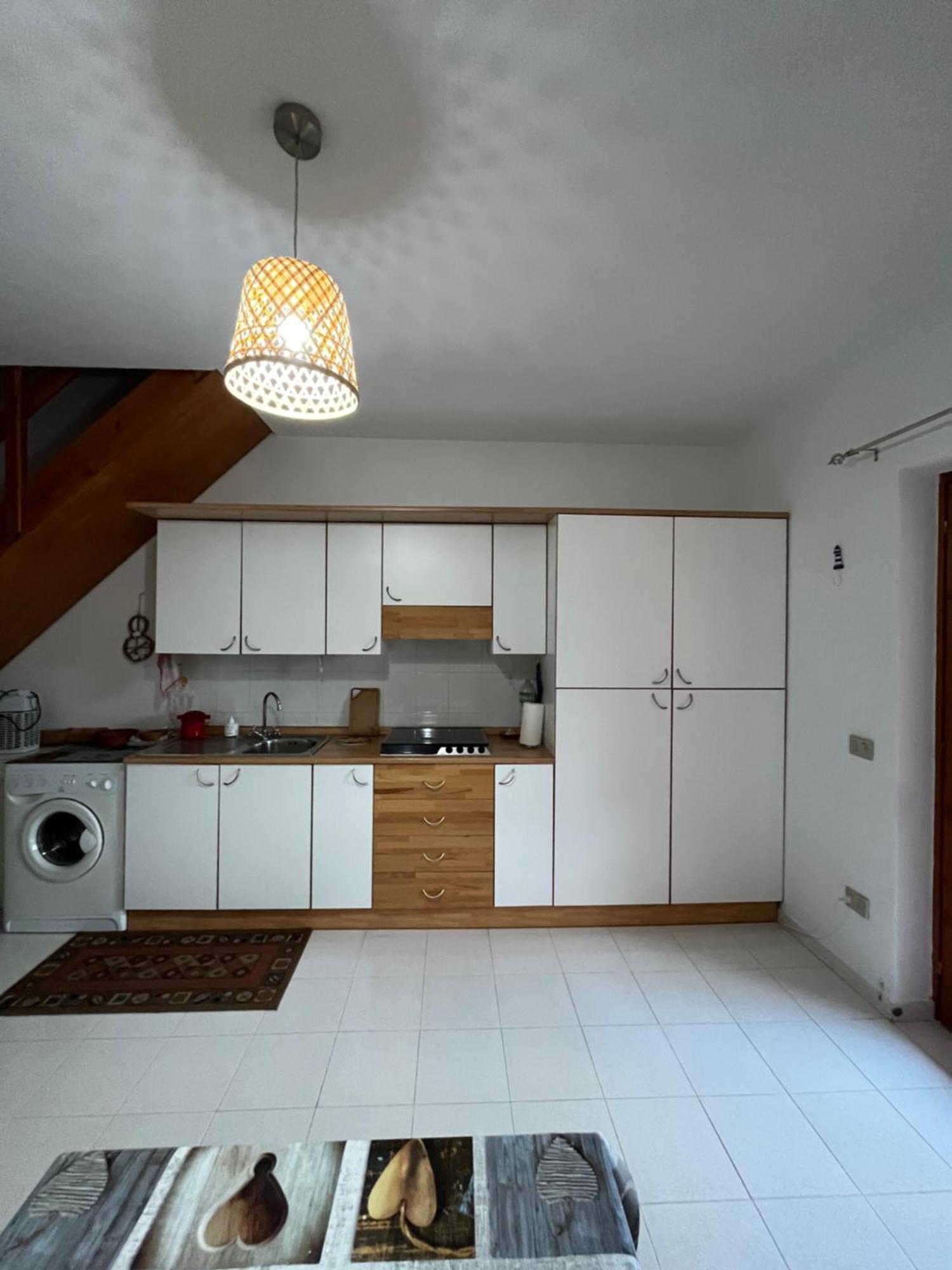 Casa Sviluppata Su Due Piani Con Doppia Veranda E Parcheggio Privato San Teodoro  Zewnętrze zdjęcie