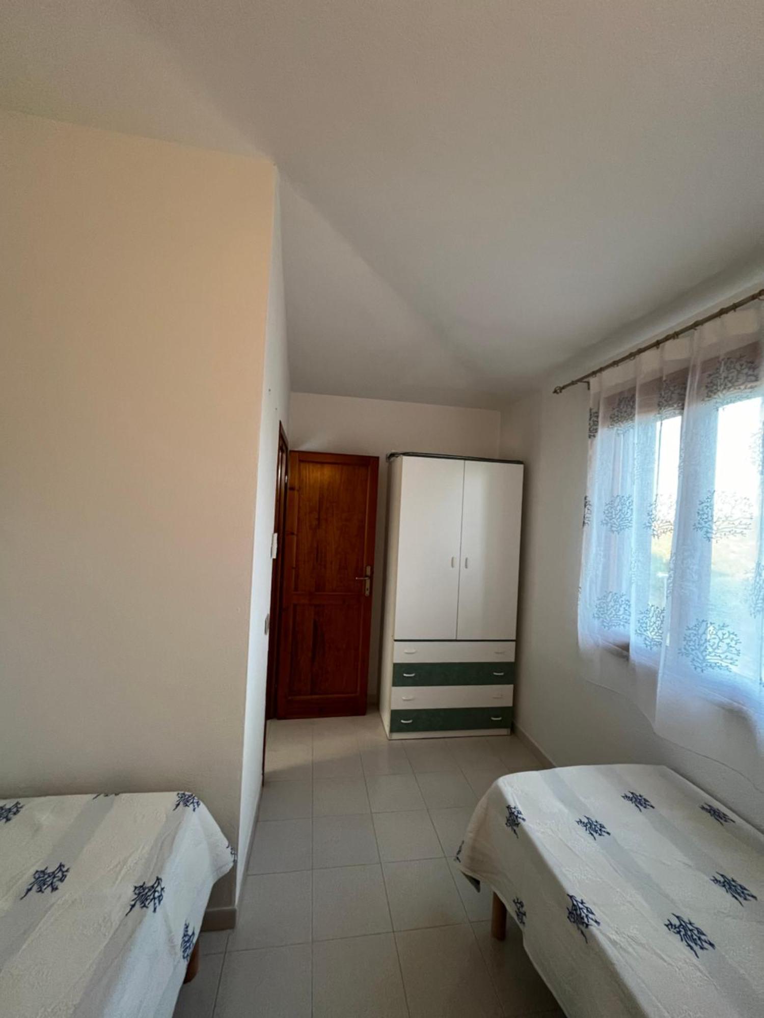 Casa Sviluppata Su Due Piani Con Doppia Veranda E Parcheggio Privato San Teodoro  Zewnętrze zdjęcie