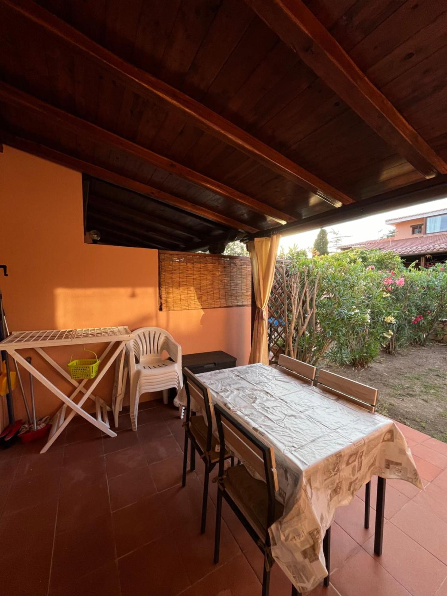 Casa Sviluppata Su Due Piani Con Doppia Veranda E Parcheggio Privato San Teodoro  Zewnętrze zdjęcie