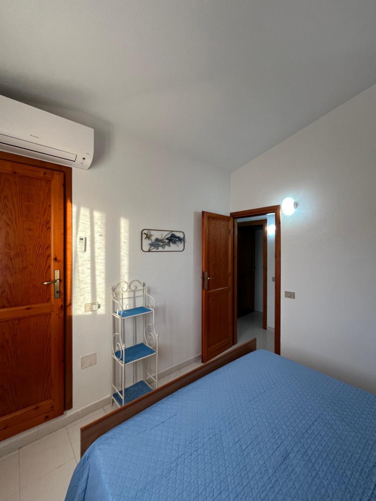Casa Sviluppata Su Due Piani Con Doppia Veranda E Parcheggio Privato San Teodoro  Zewnętrze zdjęcie