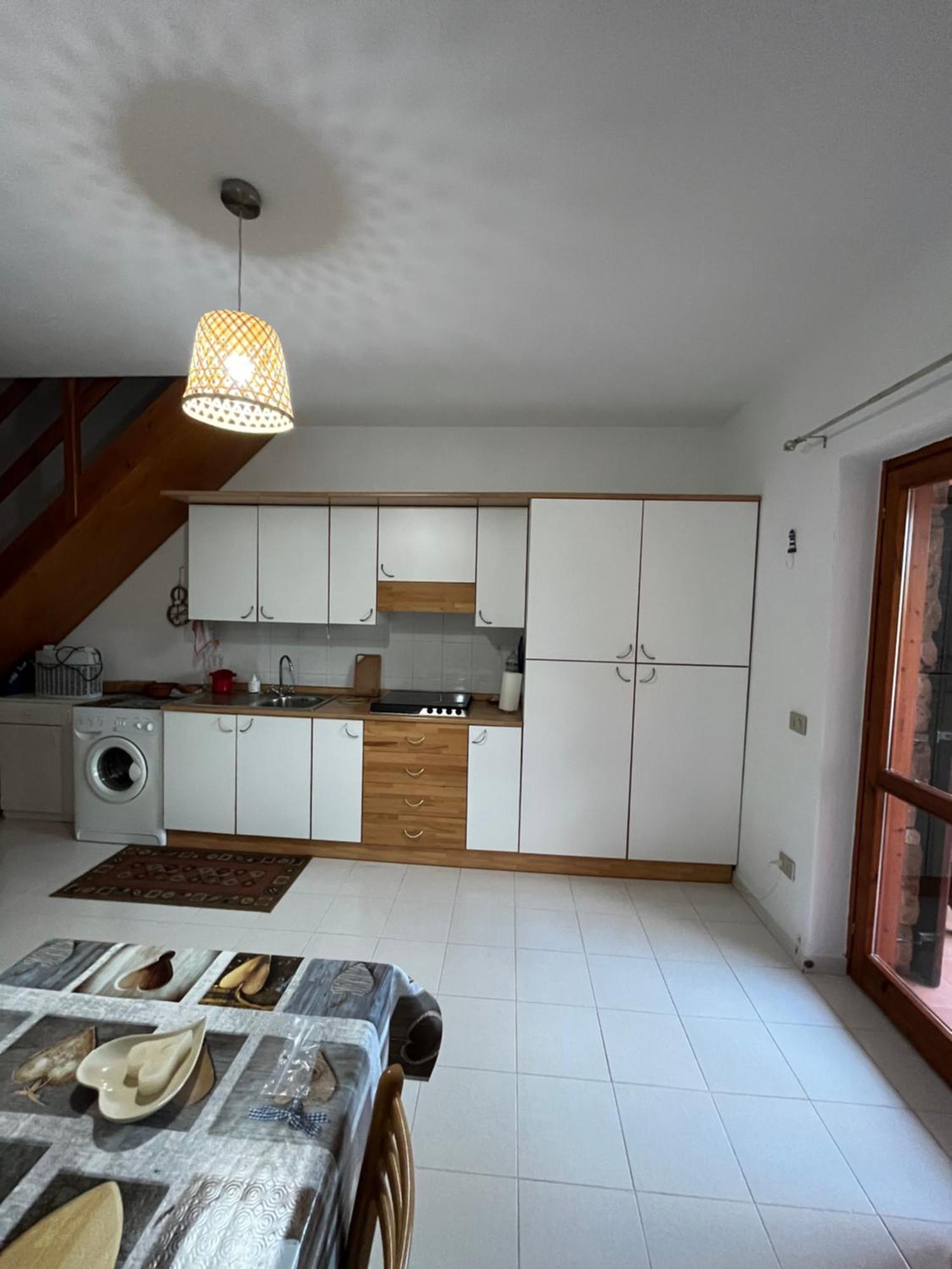 Casa Sviluppata Su Due Piani Con Doppia Veranda E Parcheggio Privato San Teodoro  Zewnętrze zdjęcie