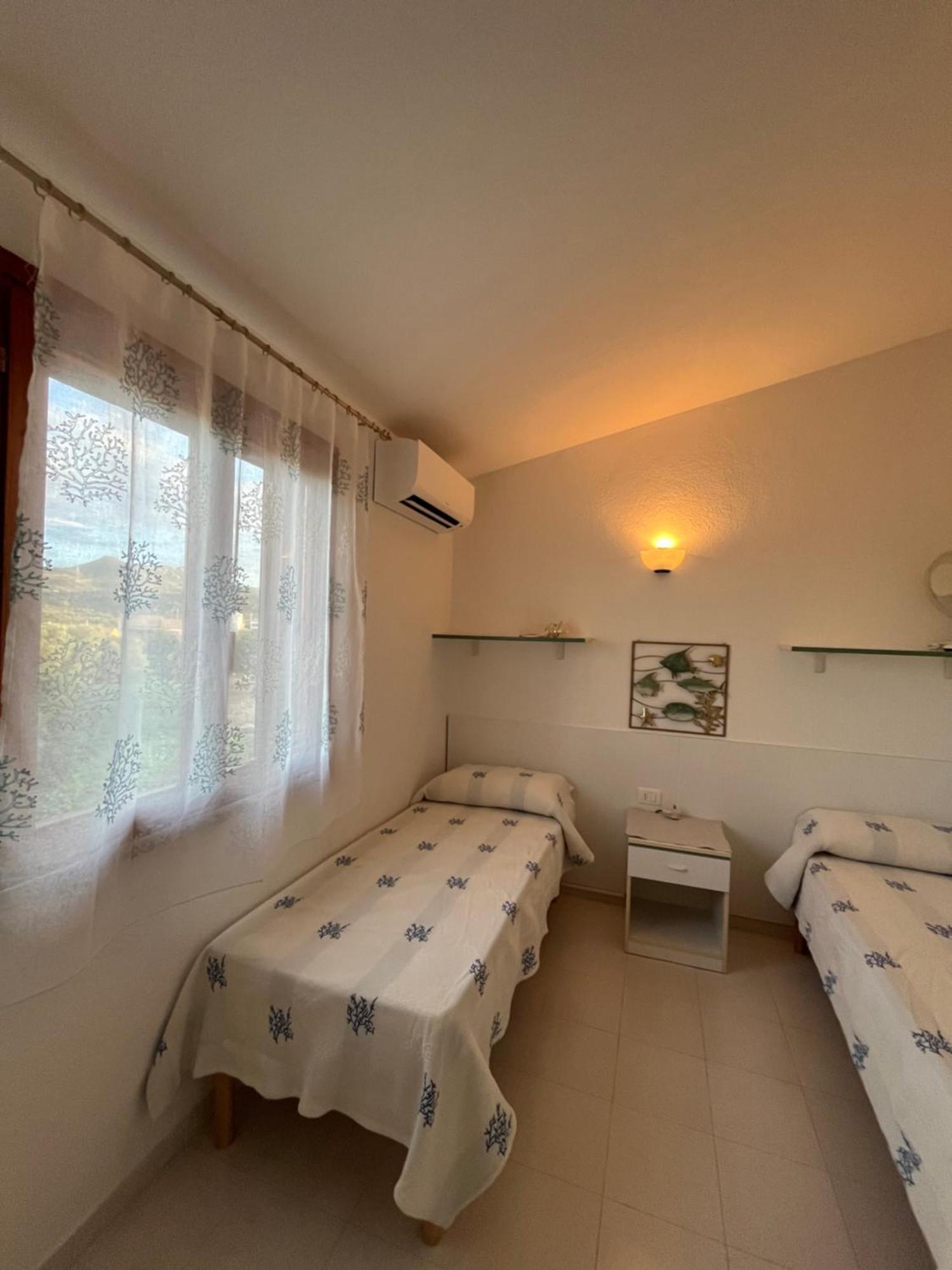 Casa Sviluppata Su Due Piani Con Doppia Veranda E Parcheggio Privato San Teodoro  Zewnętrze zdjęcie